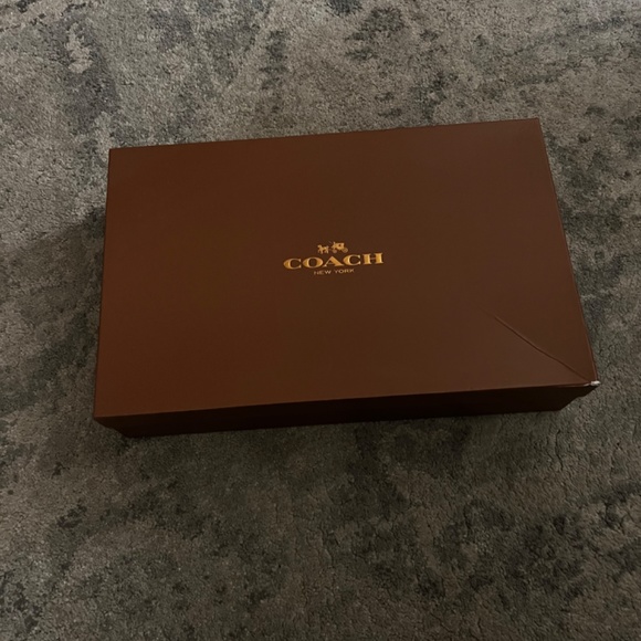 Coach rain boots in chestnut/ khaki color size 6M - Picture 8 of 8